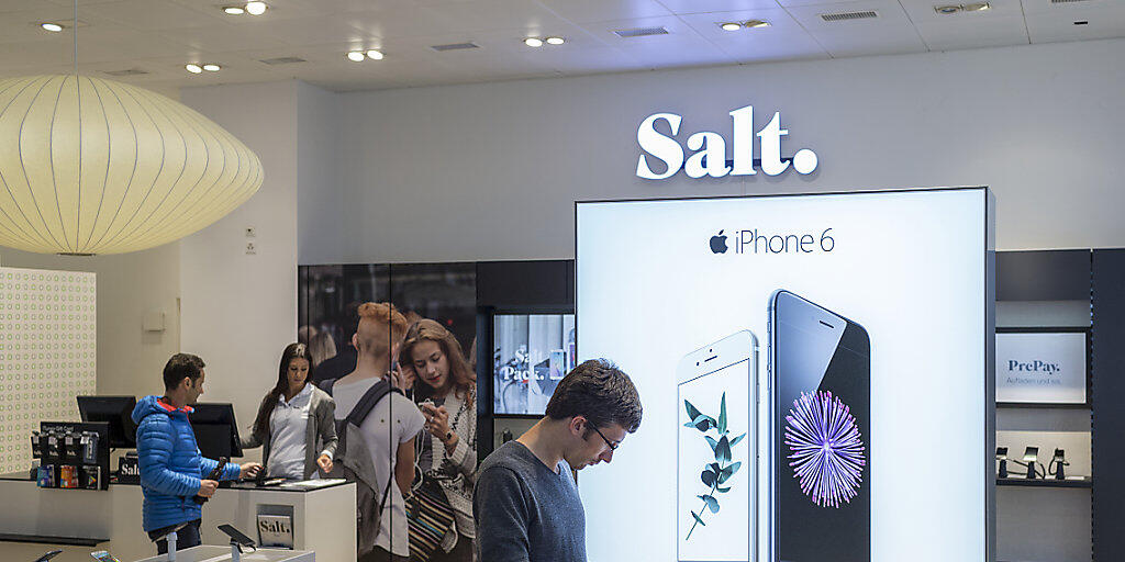 Dank höheren Preisen für Smartphones und mehr Abokunden konnte Salt die Umsatzrückgänge der Vorquartale zum Jahresbeginn stoppen. (Archiv)