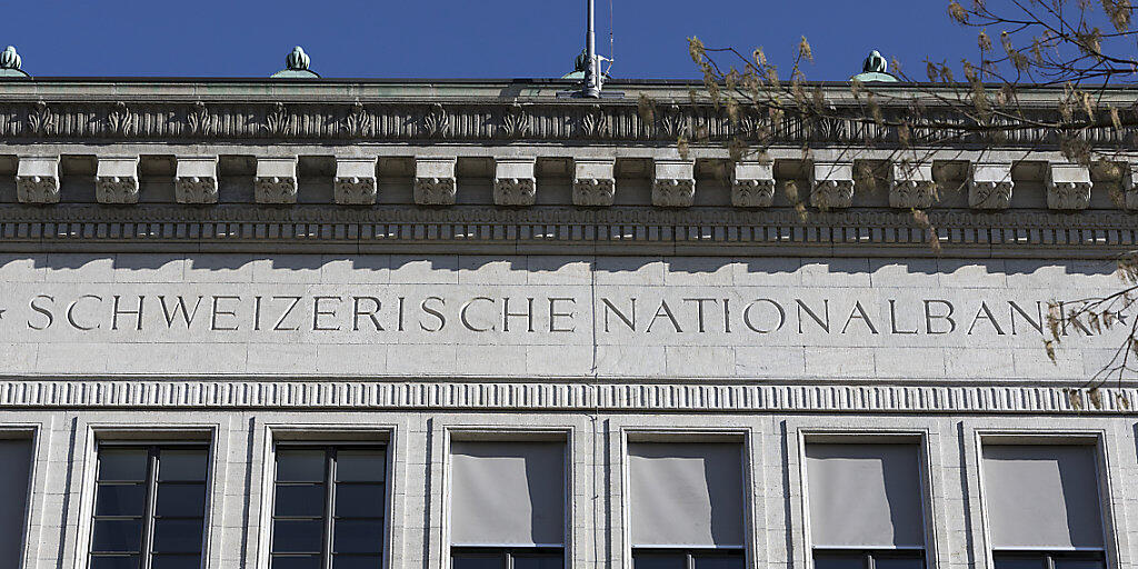 Die Schweizerische Nationalbank lässt den Leitzins unverändert. (Archivbild)