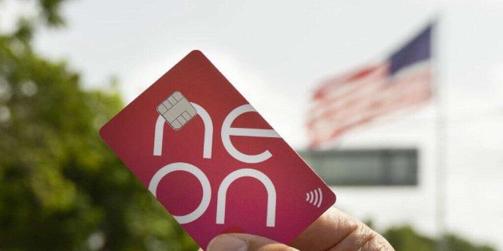 Neon will mit günstigen Auslandzahlungen Kunden anlocken.