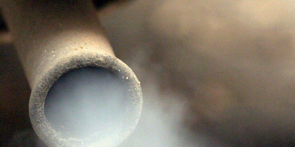 Forscher fordern, dass auch benzinbetriebene Autos mit Partikelfilter ausgerüstet werden. (Archivbild) Forscher fordern, dass auch benzinbetriebene Autos mit Partikelfilter ausgerüstet werden. (Archivbild)