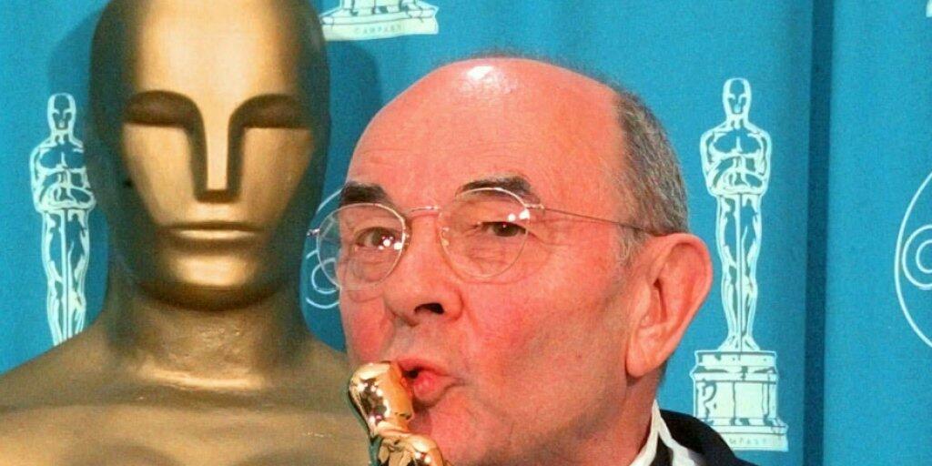 Der US-Regisseur Stanley Donen ist bereits am Donnerstag im hohen Alter verstorben. (Archivbild) Der US-Regisseur Stanley Donen ist bereits am Donnerstag im hohen Alter verstorben. (Archivbild)