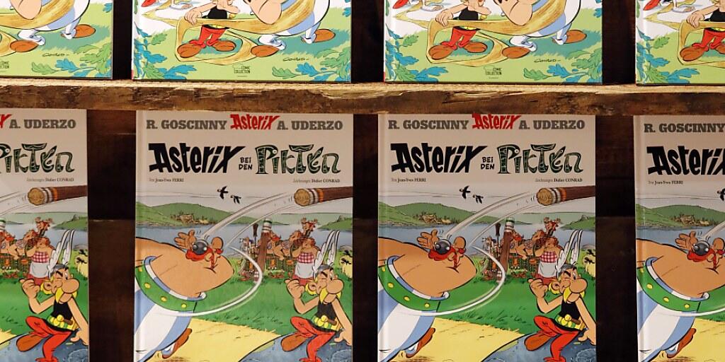 Zu den bekannten Asterix-Abenteuern kommt am 24. Oktober ein neues hinzu: "Die Tochter des Vercingetorix" wird das Album heissen, dass sich mit einem gallischen Trauma befasst. (Archivbild) Zu den bekannten Asterix-Abenteuern kommt am 24. Oktober ein neues hinzu: "Die Tochter des Vercingetorix" wird das Album heissen, dass sich mit einem gallischen Trauma befasst. (Archivbild)