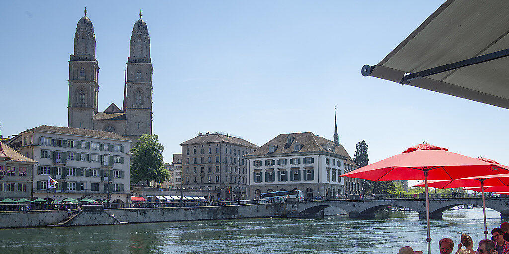 Zürich ist laut einer Studie nicht mehr die teuerste Stadt der Welt; in puncto Lebensqualität bleibt die Limmatstadt aber top. (Archivbild)
