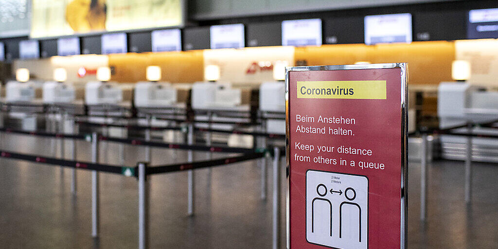 Flughafen Zürich fährt Betrieb langsam hoch. (Archiv)