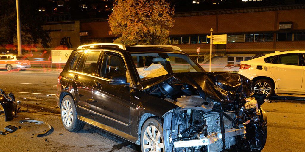 1111 Menschen sind 2017 auf Schweizer Strassen wegen abgelenkter Verkehrsteilnehmenden schwer oder tödlich verletzt worden. (Archivbild)