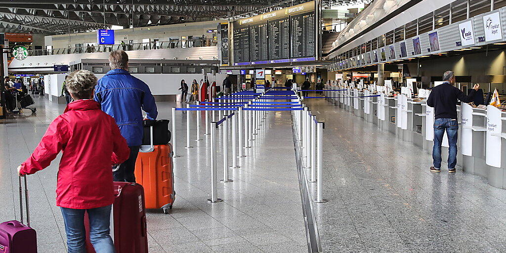 Frankfurter Flughafen: Mindestens 18 000 der rund 22 000 Beschäftigten gehen in die Kurzarbeit. (Archivbild)