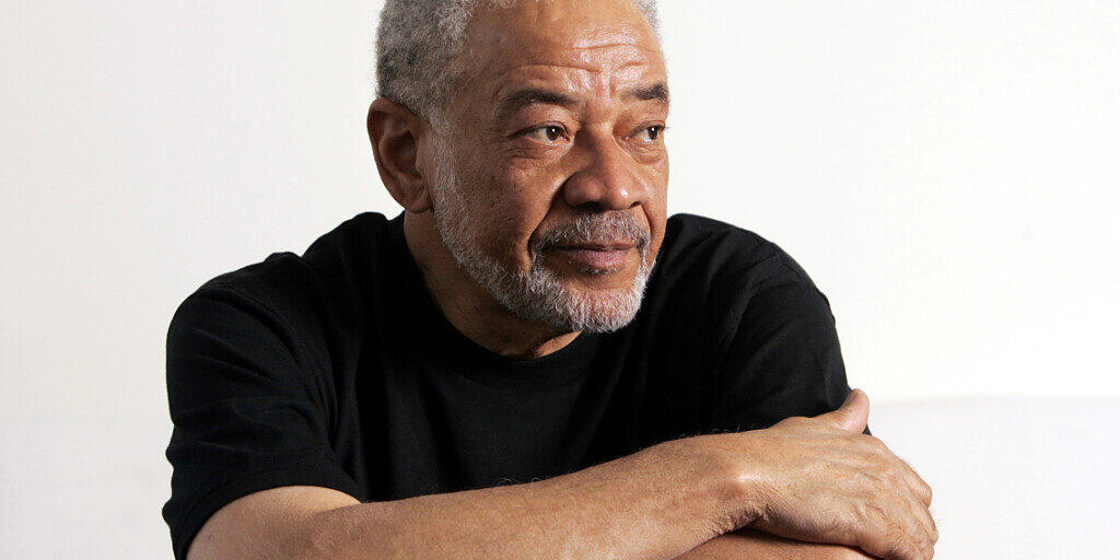 "Ain't no Sunshine": Musiker Bill Withers in einer Aufnahme von 2006 in seinem Büro in Beverly Hills. (Archivbild)