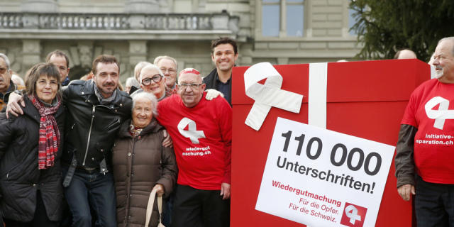 Bei der Einreichung der fast 110'000 Unterschriften vor einem Monat Bei der Einreichung der fast 110'000 Unterschriften vor einem Monat