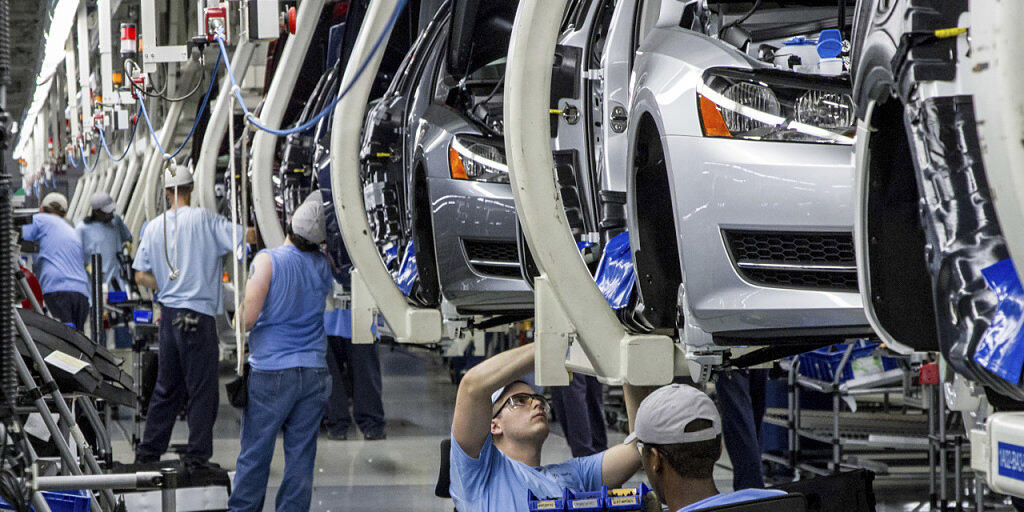 VW verschärft sein Sparprogramm und baut bis zu 7000 Arbeitsplärte ab. (Archivbild)