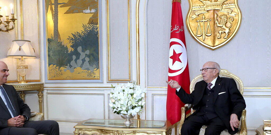 Bundesrat Alain Berset (links) im Gespräch mit dem tunesischen Präsidenten Beji Caid Essebsi (rechts) im Präsidentenpalast in Karthago bei Tunis.