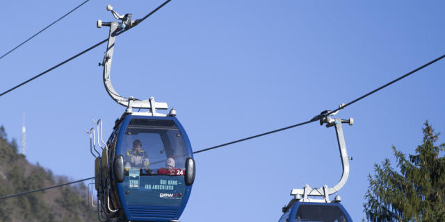 Gondeln der neuen Weissenstein-Seilbahn zum Solothurner Hausberg