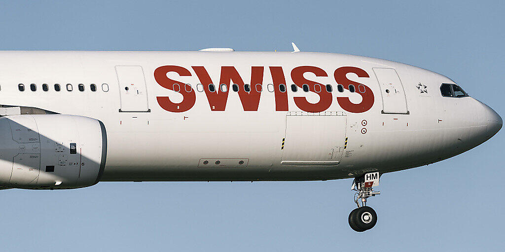 Kunden erhaltne weitergehenden Versicherungsschutz bei der Swiss: Ein Flugzeug im Landeflug (Archivbild).