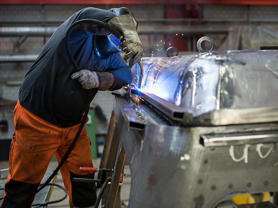 Weil mittlerweile drei Viertel der Erwerbstätigen in Dienstleistungs- und nicht mehr in Industrieberufen arbeiten, fordert der Schweizerische Gewerbeverband flexiblere Arbeits- und Pausenmodelle. (Archivbild).