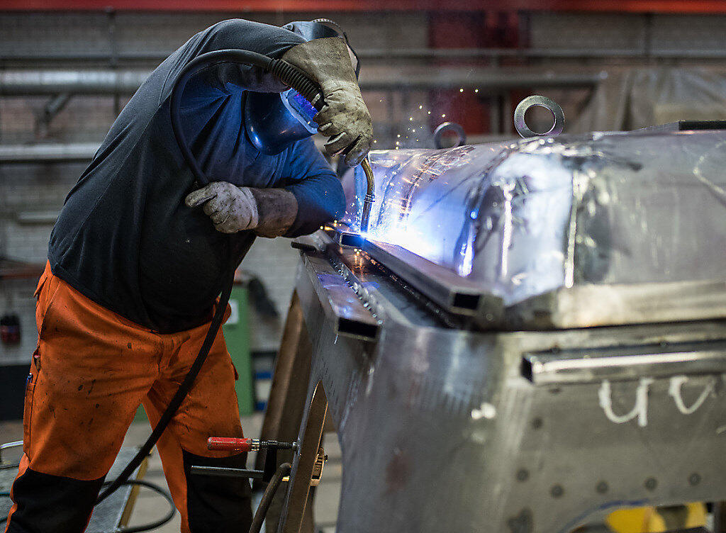 Weil mittlerweile drei Viertel der Erwerbstätigen in Dienstleistungs- und nicht mehr in Industrieberufen arbeiten, fordert der Schweizerische Gewerbeverband flexiblere Arbeits- und Pausenmodelle. (Archivbild). Weil mittlerweile drei Viertel der Erwerbstätigen in Dienstleistungs- und nicht mehr in Industrieberufen arbeiten, fordert der Schweizerische Gewerbeverband flexiblere Arbeits- und Pausenmodelle. (Archivbild).