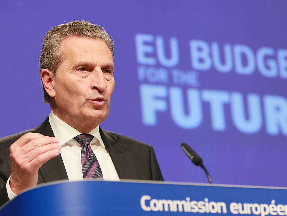 EU-Haushaltskommissar Günther Oettinger hat am Mittwoch in Brüssel, bekannt gegeben, dass im siebenjährigen Finanzrahmen von 2021 bis 2027 trotz EU-Austritt Grossbritanniens rund 192 Mrd. Euro mehr zur Verfügung sollen als im laufenden Finanzrahmen.