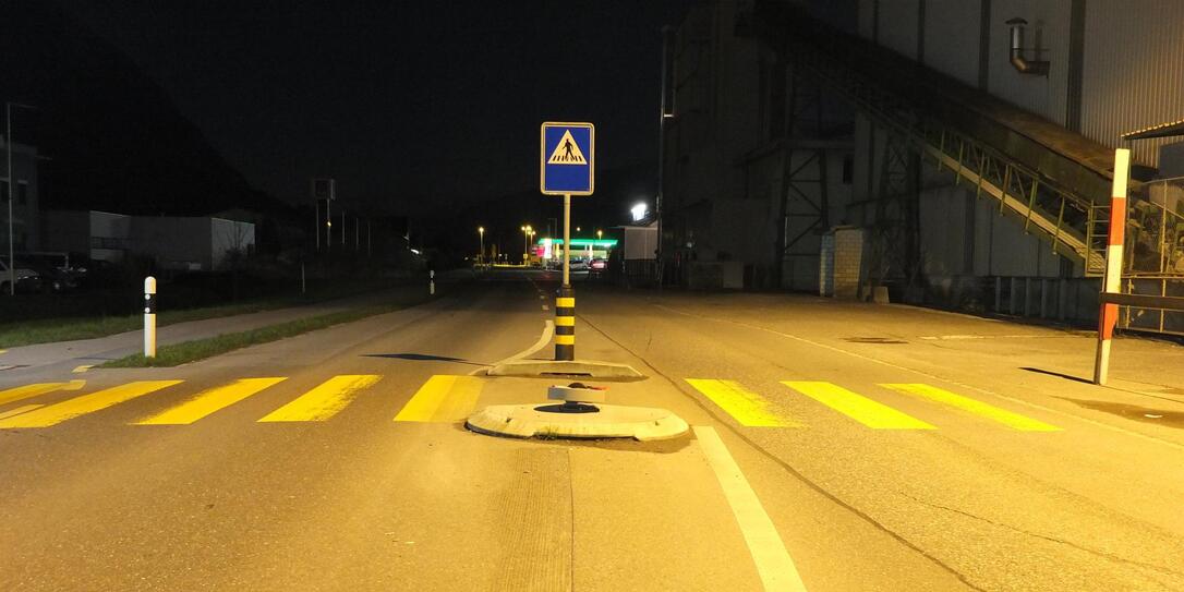 Verkehrsteiler überfahren