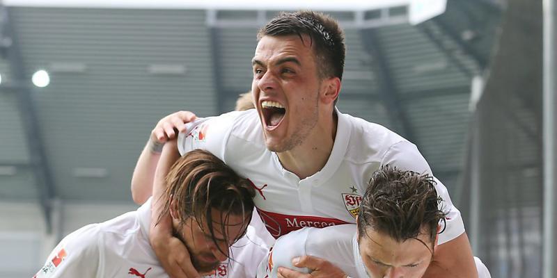 Der Serbe Filip Kostic (oben) verlässt den Absteiger Stuttgart in Richtung Hamburg Der Serbe Filip Kostic (oben) verlässt den Absteiger Stuttgart in Richtung Hamburg