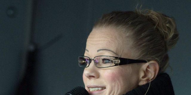 Pegida-Sprecherin Oertel bei der Demo am 25. Januar Pegida-Sprecherin Oertel bei der Demo am 25. Januar
