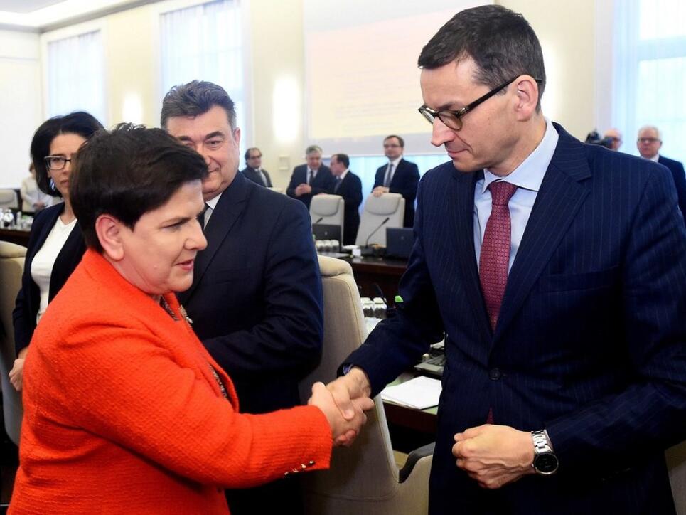 Beata Szydlo und Mateusz Morawiecki am Donnerstag in Warschau vor der Kabinettssitzung.