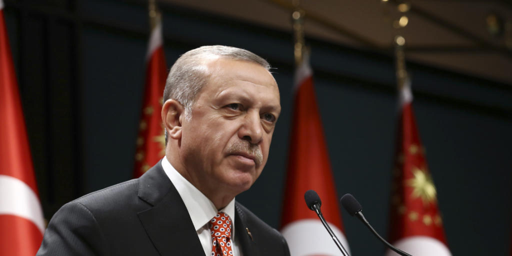 Militär und Geheimdienst will der türkische Präsident Erdogan direkt ans Präsidentenamt binden: Von solchen Plänen berichtet ein türkischer Abgeordneter. (Archiv)
