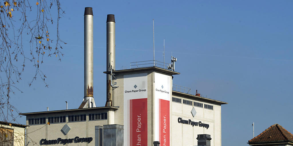 Gebäude der Cham Paper Group: Das Unternehmen wurde im vergangenen Jahr durch höhere Rohstoffpreise und die teurere Produktionsverlagerung nach Italien belastet. (Archivbild) Gebäude der Cham Paper Group: Das Unternehmen wurde im vergangenen Jahr durch höhere Rohstoffpreise und die teurere Produktionsverlagerung nach Italien belastet. (Archivbild)