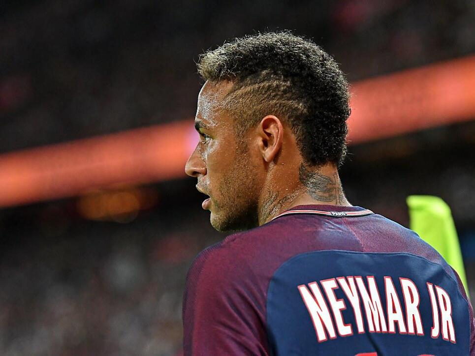 Wegen Millionentransfers wie dem von Neymar untersucht die UEFA, ob Paris Saint-Germain die Regeln des Financial Fairply verletzt hat