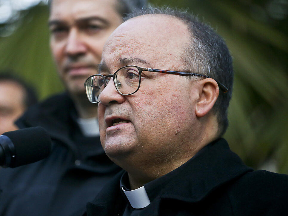 Der Gesandte des Papstes, Erzbischof Charles Scicluna, wurde von der Justiz in Chile zu Missbrauchsfällen befragt.
