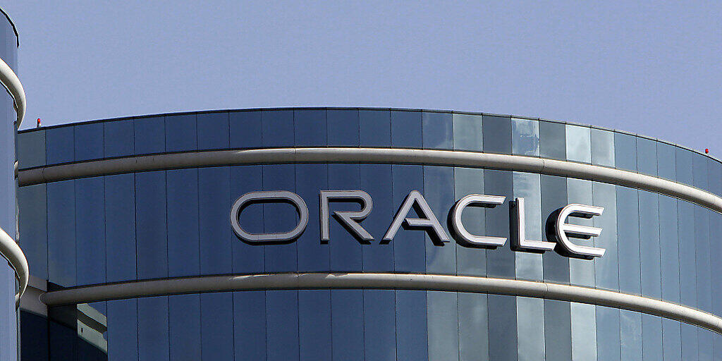 Der US-Softwarekonzern Oracle soll in den USA die Technologie-Partnerschaft des chinesischen Video-App Tiktok übernehmen. US-Präsident Donald Trump sieht in Tiktok ein Sicherheitsrisiko, wenn es um Daten von US-Bürgern geht.(Archivbild)