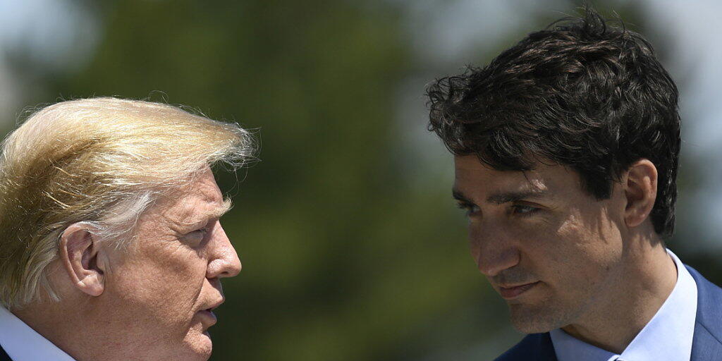 Laut Medienberichten haben sich die Präsidenten der USA Donald Trump (links) und Kanadas Justin Trudeau (rechts) im Streit um eine Freihandelsabkommen geeinigt. (Archivbild)