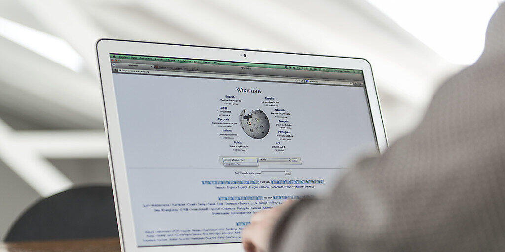 Die Regierung in Moskau plant die Bereitstellung von umgerechnet 24 Millionen Euro für die Schaffung ihrer eigenen Wikipedia-Version. (Symbolbild) Die Regierung in Moskau plant die Bereitstellung von umgerechnet 24 Millionen Euro für die Schaffung ihrer eigenen Wikipedia-Version. (Symbolbild)