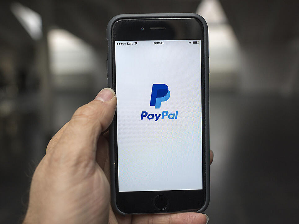 Der US-Bezahldienst Paypal profitiert seit längerem vom zunehmenden Handel im Internet. (Archivbild)