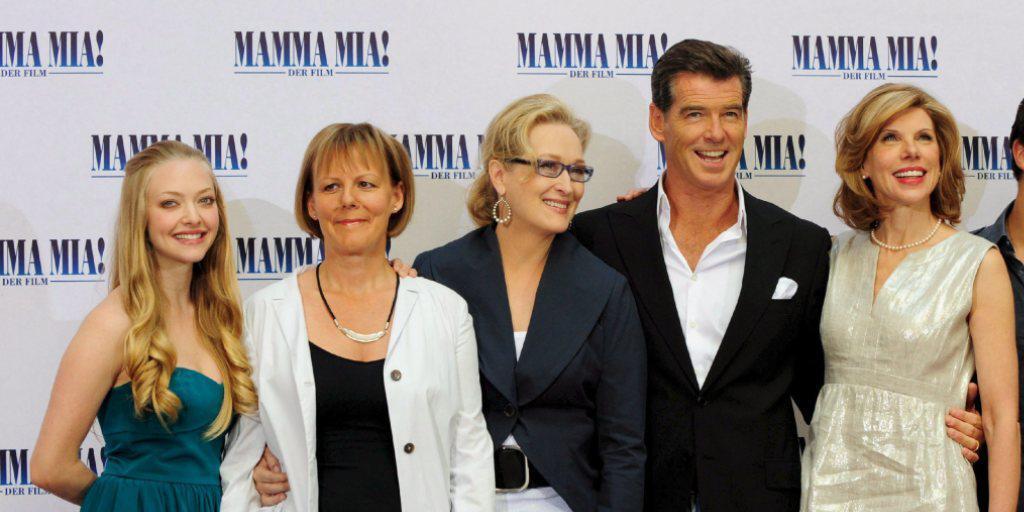 Amanda Seyfried (l) 2008 mit dem Rest des "Mamma Mia!"-Originalcasts. Für einen zweiten Teil wäre Seyfried zu haben. (Archivbild)