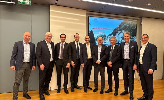 Die Mitglieder: Michael Dolzer (v.l.), Urs Monstein, Roman Pfranger, Philipp Forster, Simon Tribelhorn, Ivo Klein, Hans-Werner Gassner, Roland Matt und Christoph Reich.