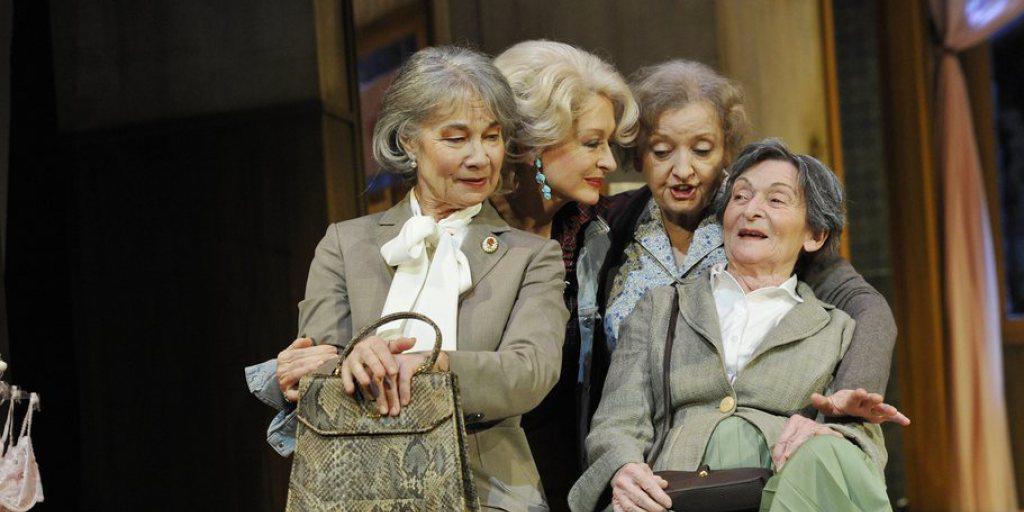 Suzanne Thomme, Heidi Maria Glössner, Sibylle Brunner und Monica Gubser (von links) stehen 2011 im Stück "Altweiberfühling" auf der Bühne des Stadttheaters Bern. Glössner und Gubser erhalten am 2. Juli Lebenswerk-Preise der Stiftung Armin Ziegler. Suzanne Thomme, Heidi Maria Glössner, Sibylle Brunner und Monica Gubser (von links) stehen 2011 im Stück "Altweiberfühling" auf der Bühne des Stadttheaters Bern. Glössner und Gubser erhalten am 2. Juli Lebenswerk-Preise der Stiftung Armin Ziegler.