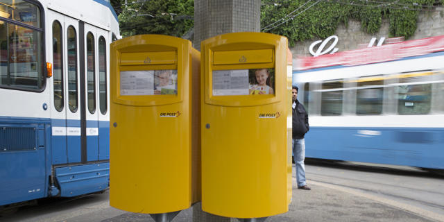 Die Briefpost gehört für viele zur Grundversorgung (Symbolbild)