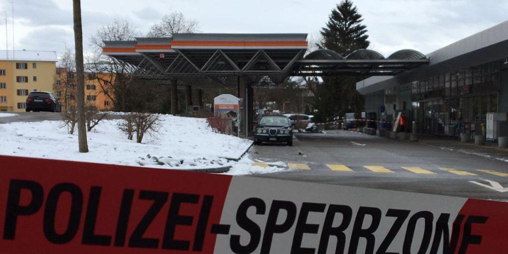 Die St. Galler Polizei sperrte aus Sicherheitsgründen Teile des Gallusmarkt-Areals vorübergehend ab.