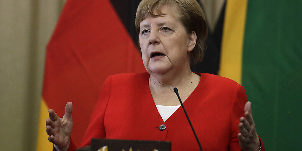 Die deutsche Kanzlerin Angela Merkel bezeichnet die Wahl des FDP-Politikers Thomas Kemmerich zum Thüringer Ministerpräsidenten mit Stimmen der AfD als "unverzeihlich". Die deutsche Kanzlerin Angela Merkel bezeichnet die Wahl des FDP-Politikers Thomas Kemmerich zum Thüringer Ministerpräsidenten mit Stimmen der AfD als "unverzeihlich".