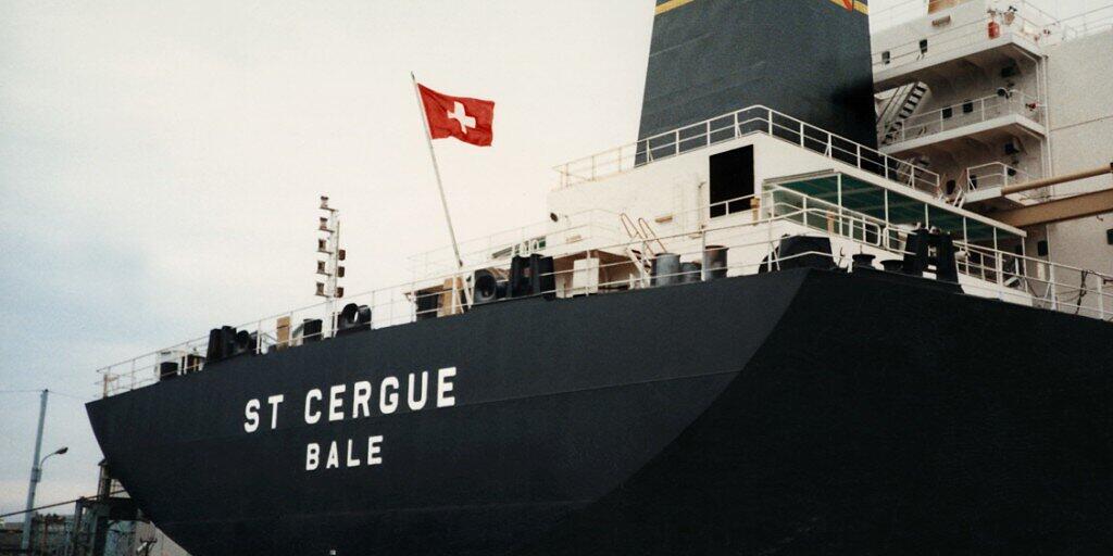 Die Schweizer Flagge zur See ist zum Risiko geworden. (Archivbild)