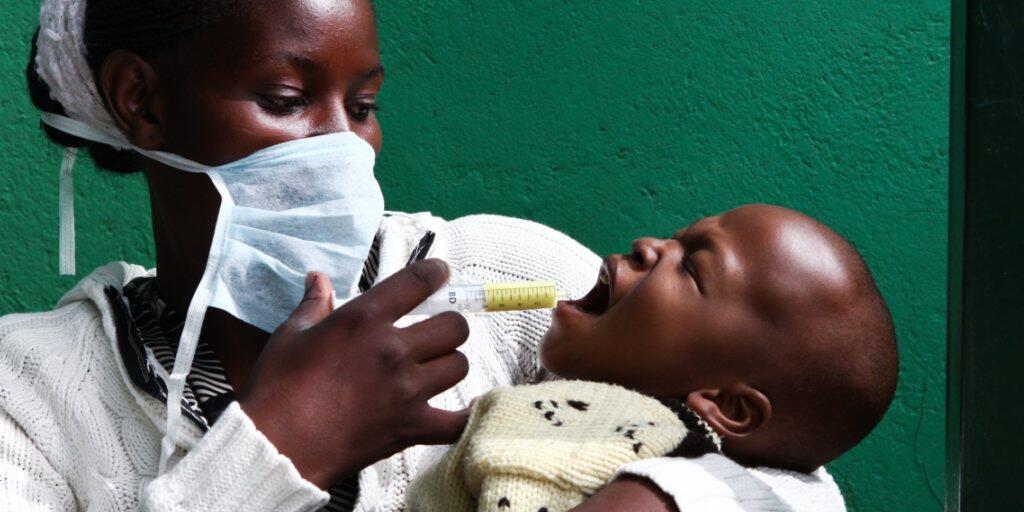 Diese Mutter in Nairobi, Kenia, leidet an einer multiresistenten Tuberkulose-Form. (Aufnahme vom März 2015)