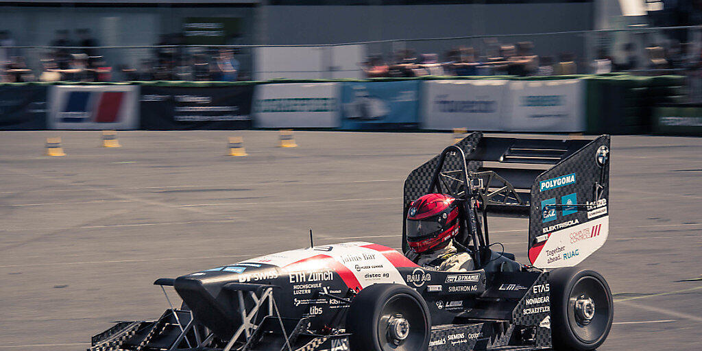 Elektro-Rennbolide "eiger" des AMZ Racing Teams kämpfte zwar auf dem Hockenheimring mit technischen Schwierigkeiten. Trotzdem reichte es dem ETH-Zürich-Team zum Sieg.