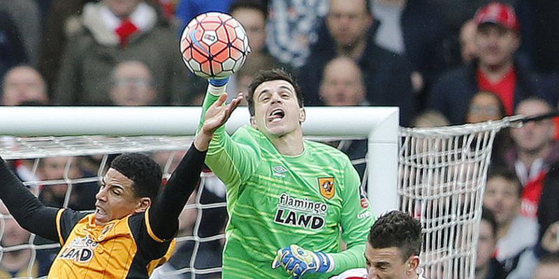 Eldin Jakupovic überragte alle im Emirates Stadium von Arsenal Eldin Jakupovic überragte alle im Emirates Stadium von Arsenal
