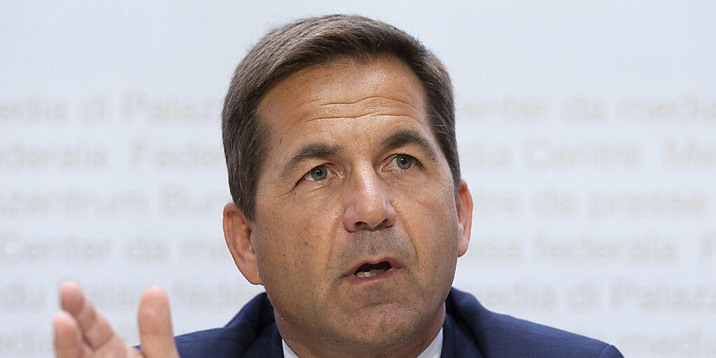 Bundeskanzler Walter Thurnherr erklärt das weitere Vorgehen nach der Aufhebung der Abstimmung über die Heiratsstrafe. Den Fehler nehme der Bundesrat sehr ernst, sagte er. Bundeskanzler Walter Thurnherr erklärt das weitere Vorgehen nach der Aufhebung der Abstimmung über die Heiratsstrafe. Den Fehler nehme der Bundesrat sehr ernst, sagte er.