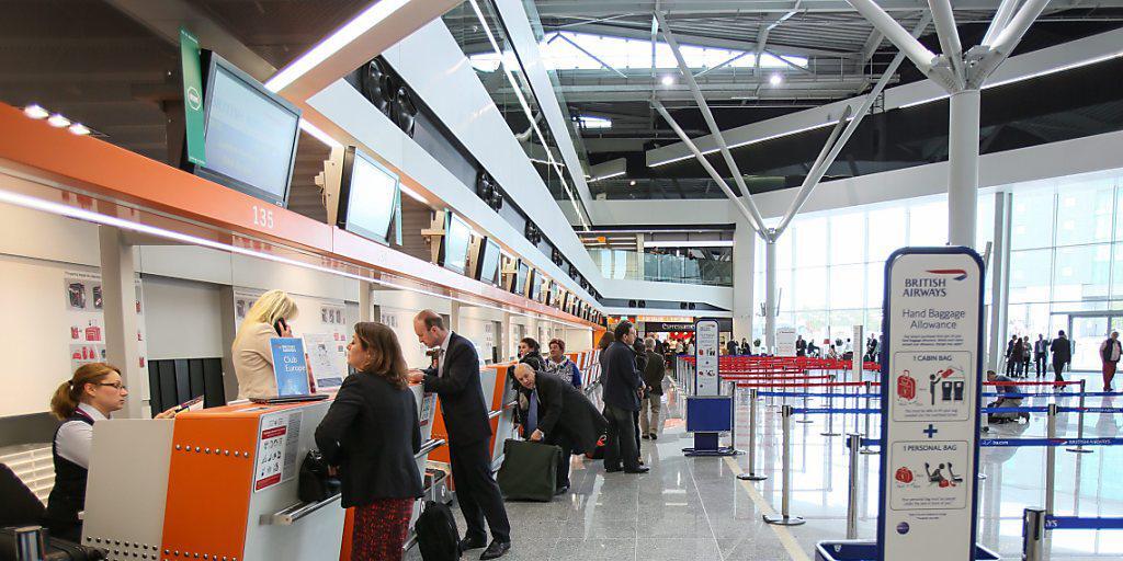 Hacker sorgten für Verwirrung und Verspätung am Flughafen in Warschau (Archiv)