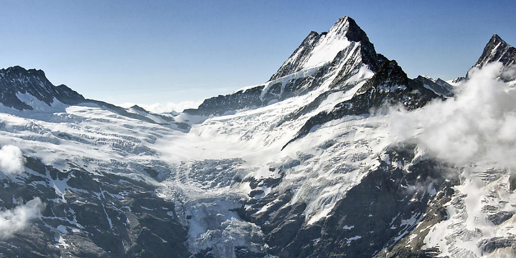 Der Absturzort: das Schreckhorn mit dem oberen Grindelwaldgletscher (Archivbild aus dem Jahr 2011).