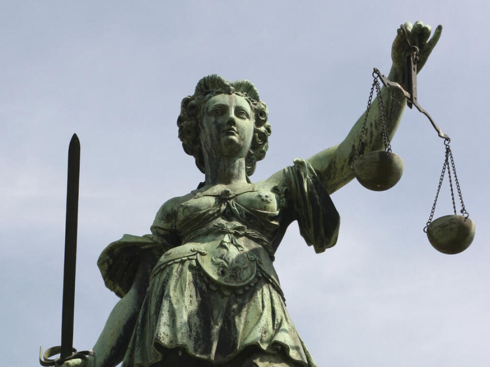 Die Mehrheit der Bevölkerung würde mildere Strafen aussprechen als die Justiz - ausser im Falle von Vergewaltigungen. (Symbolbild)