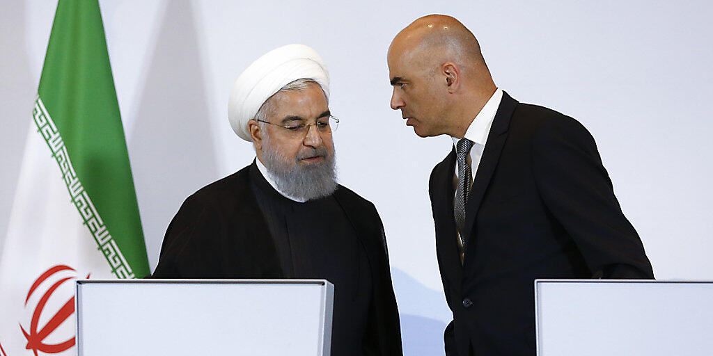 Der Schweizer Präsident Alain Berset (rechts) sprach die Menschenrechtslage und eine Zwei-Staaten-Lösung in Nahost während des Staatsbesuches von Irans Präsident Hassan Ruhani (links) in der Schweiz offen an.