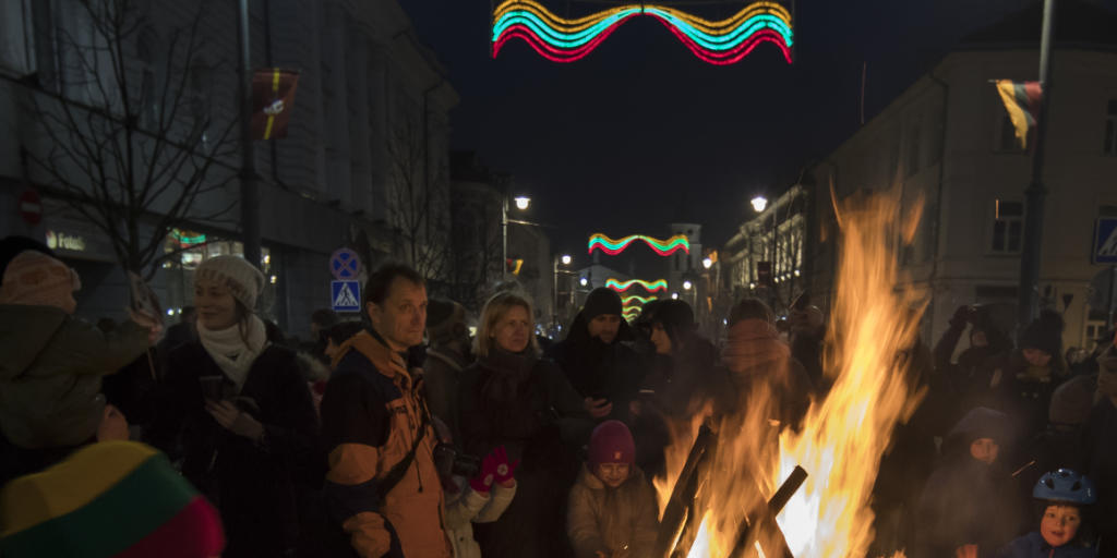 Litauer in Vilnius feiern ihren Unabhängigkeitstag am 16. Februar 2017. Ein litauischer Historiker berichtet, er habe die Originalabschrift der Unabhängigkeitserklärung Litauens aus dem Jahre 1918 wieder entdeckt - im Archiv des Auswärtigen Amts in Berlin.