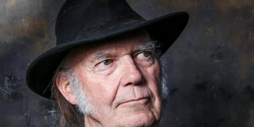 Neil Young wird bei der Aufnahmezeremonie im April die Grunge-Band Pearl Jam in die Rock and Roll Hall of Fame einführen. (Archivbild)