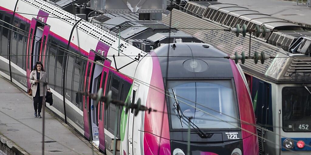 Während die Nationalversammlung die Bahnreform guthiess geht der Streik des SNCF-Personals gegen das Regierungsvorhaben am Mittwoch weiter. (Archiv)