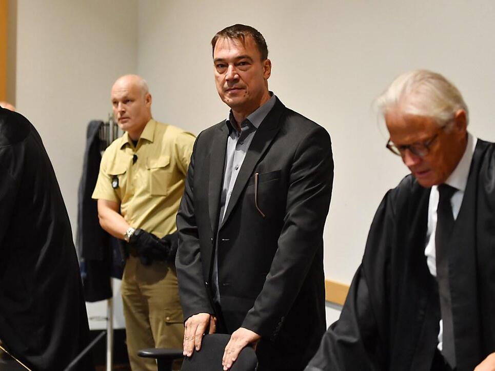 Der bayerische Politiker Förster hat zum Prozessauftakt ein umfassendes Geständnis abgelegt. Dennoch drohen ihm mehrere Jahre Gefängnis.